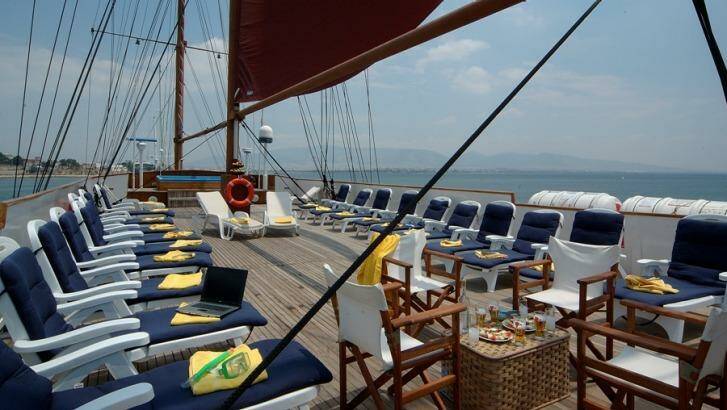 Sail around the Greek Islands on this first class mega-yacht cruise.