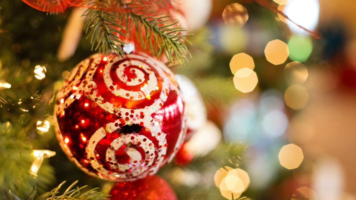 Putting up your Christmas decorations early makes you friendlier, science says
