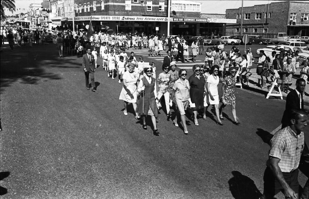 Marching proudly: Ex-Servicewomen in the Anzac Day march, 1971.