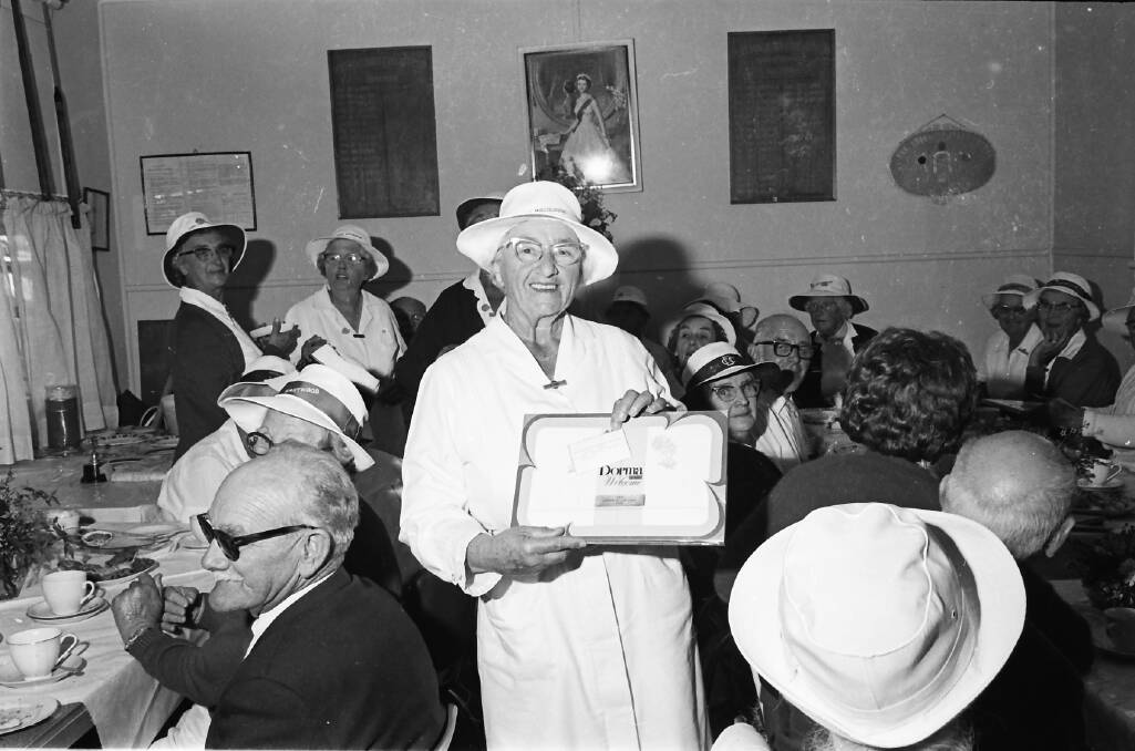 Mrs Cyril Lewis with her croquet tournament prize, 1971.