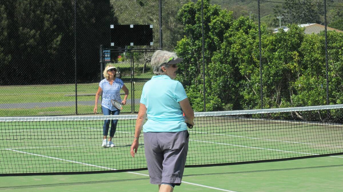 Invite to ladies social tennis in Laurieton