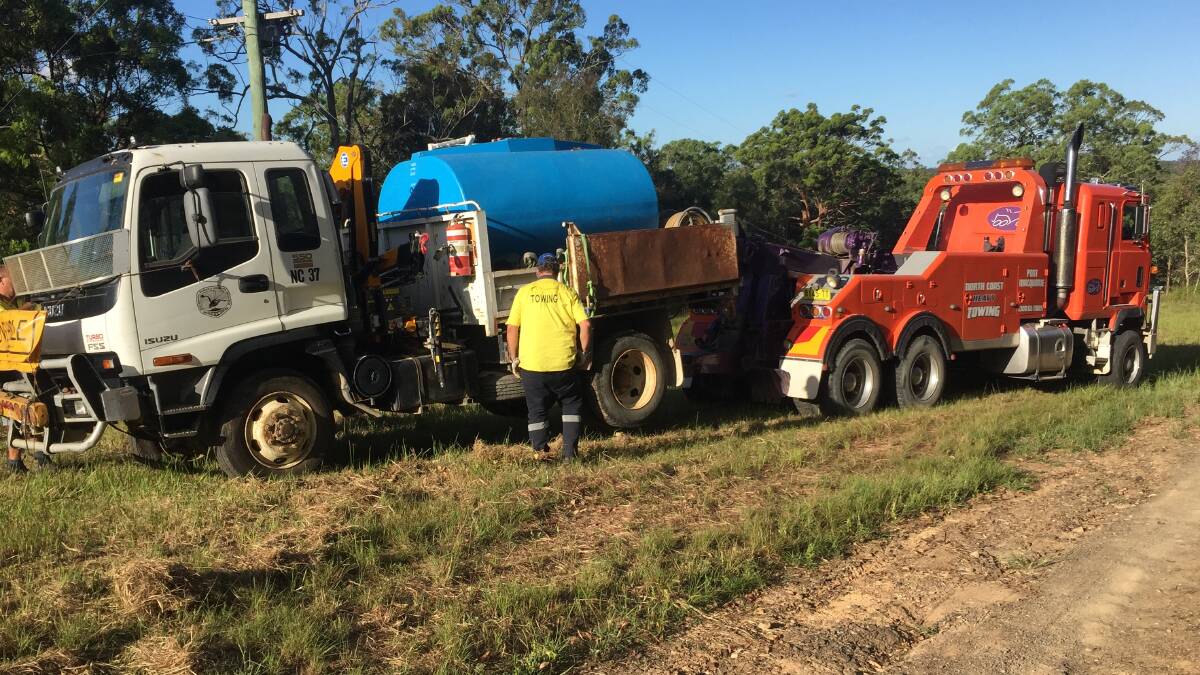 Stolen heavy vehicles and SES boat recovered by police | video