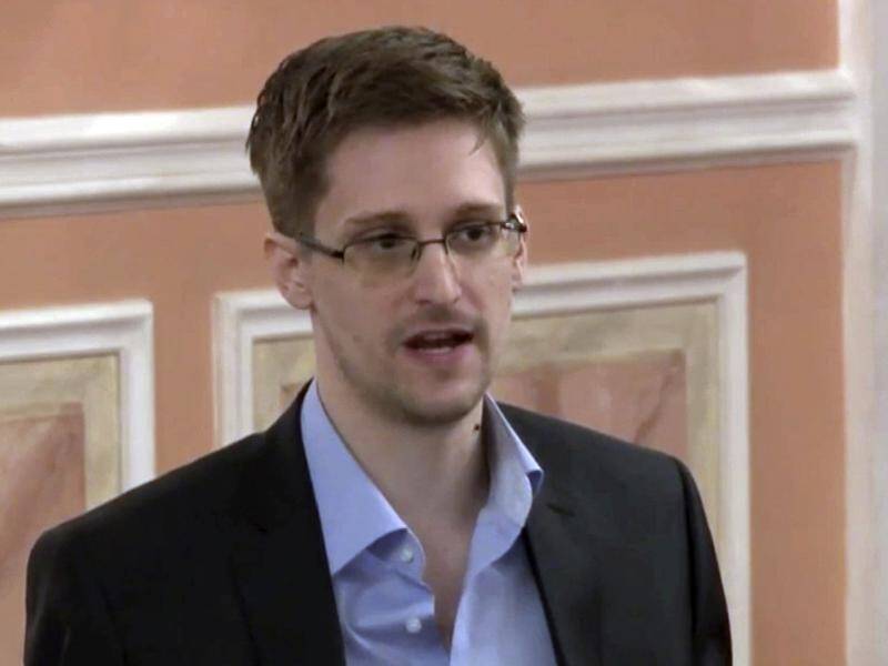 Ex-National Security Agency analyst Edward Snowden has been granted Russian permanent residency.