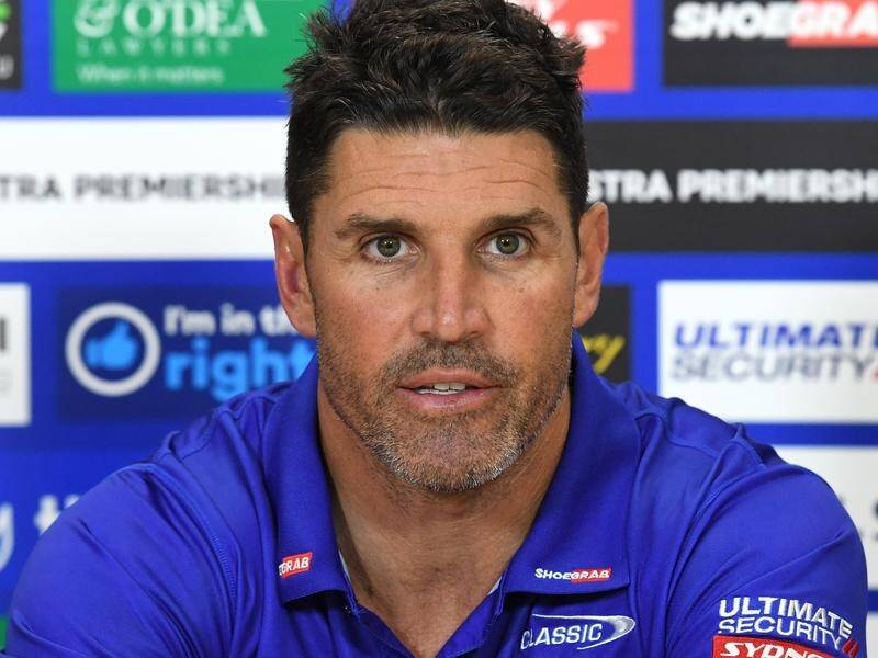 Trent Barrett (pic) says he invited Phil Gould to Bulldogs training after their sixth straight loss.